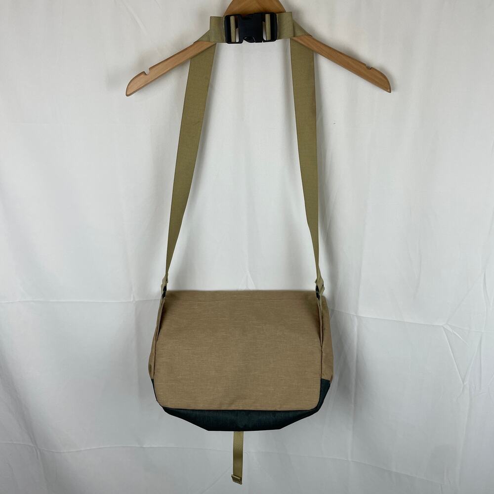 The North Face Berkeley Messenger Satchel Bag Brown Flap Top Adjustable NF0A3KWJ - Picture 4 of 9